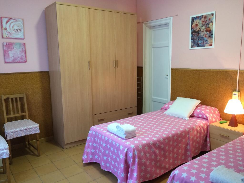 Hostal Valls Barcelona Exterior foto