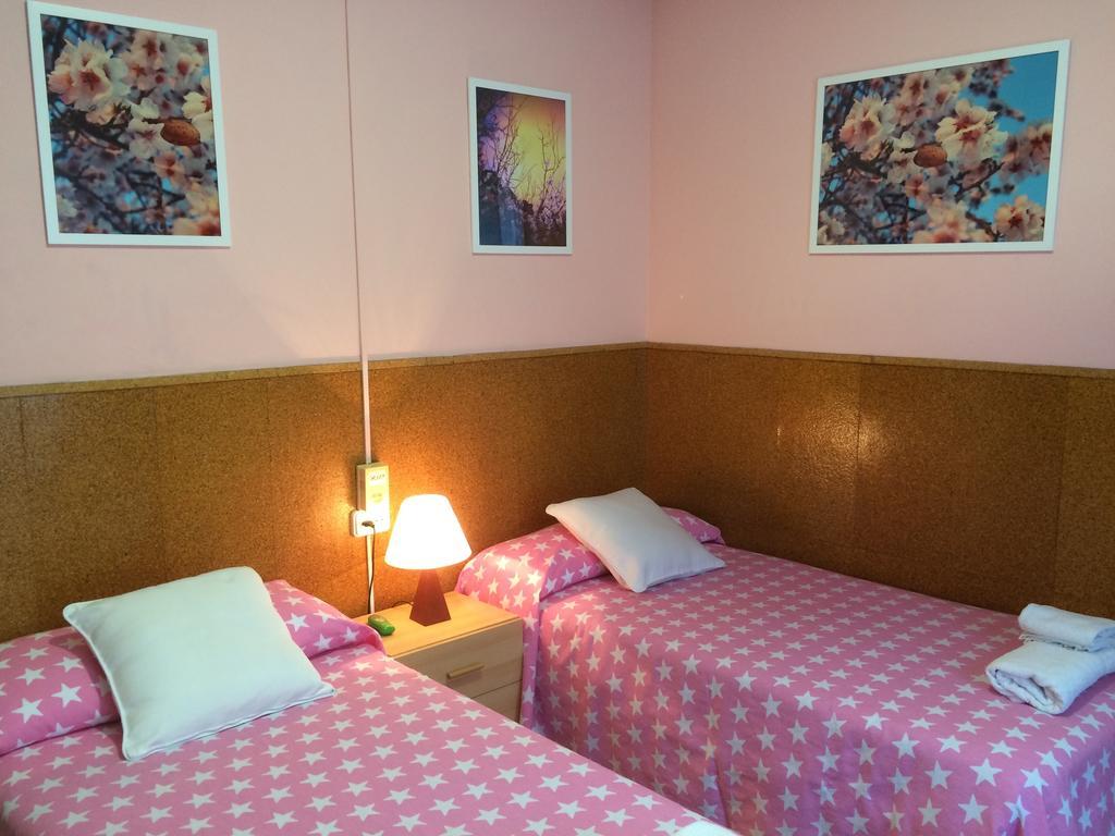 Hostal Valls Barcelona Exterior foto