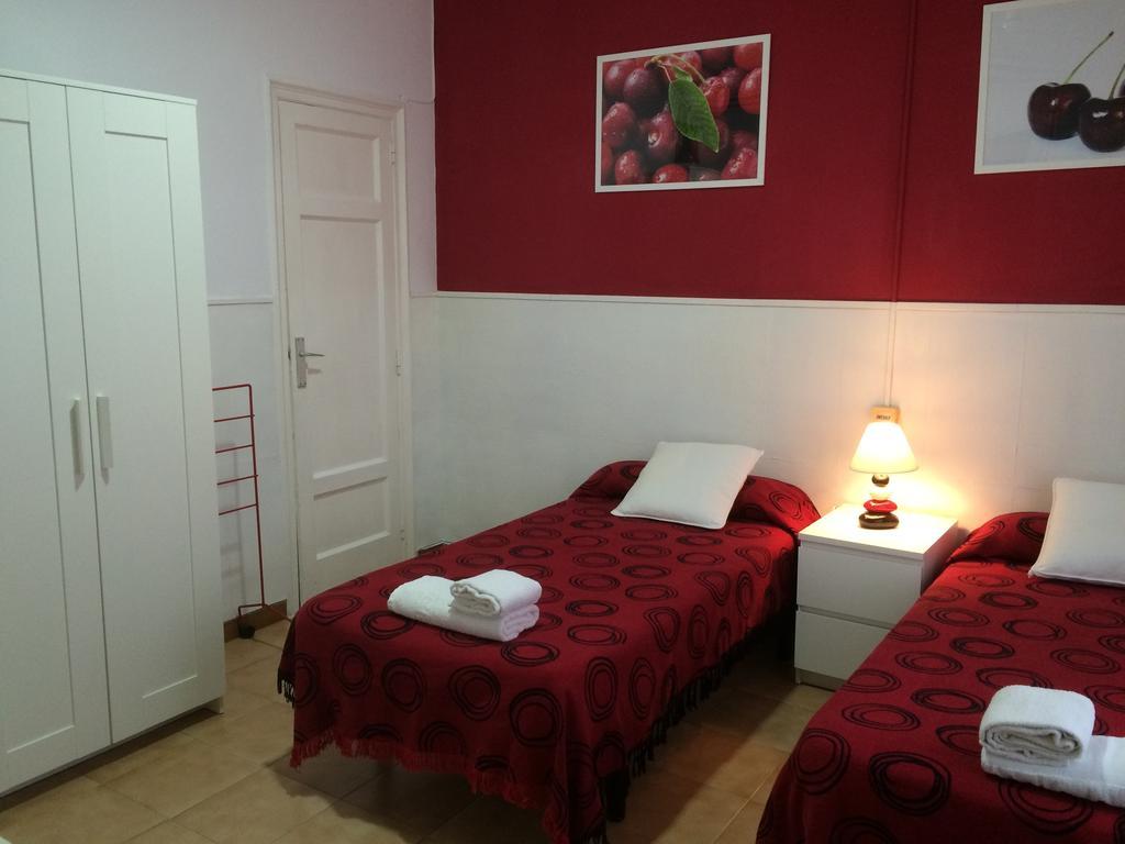 Hostal Valls Barcelona Habitación foto