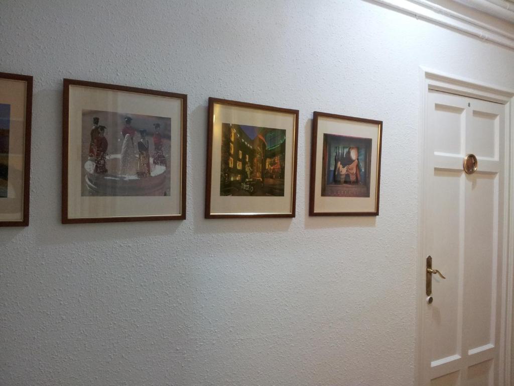 Hostal Valls Barcelona Exterior foto